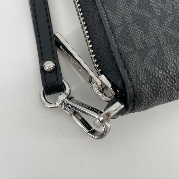 Michael Kors Jet Set Wristlet Wallet Gray Monogram Faux Leather - Picture 3 of 8